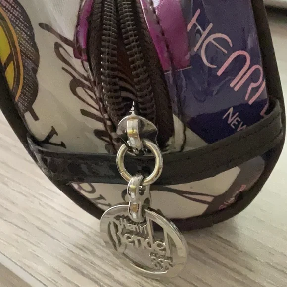 Henri Bendel RARE round XL travel cosmetic case bundle - Picture 12 of 13